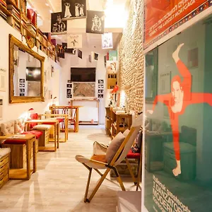 Trevi Art Guest house