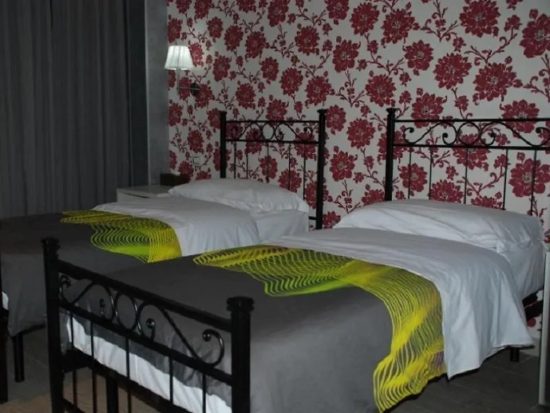 Rome Orange Inn 2*,